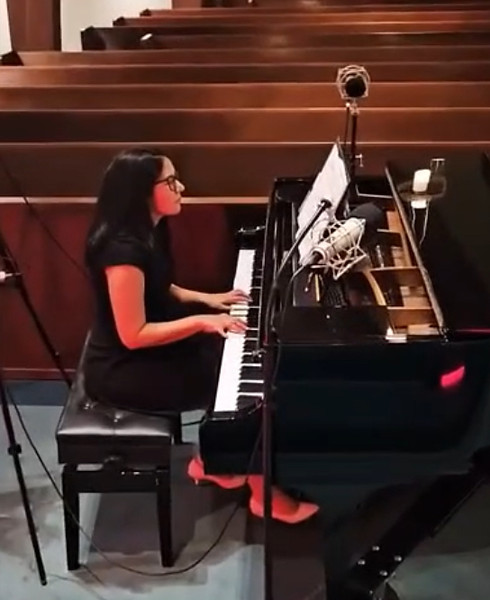 Piano_Lessons_Mary.jpeg