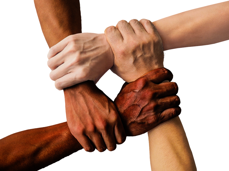 hands-1917895_960_720.webp
