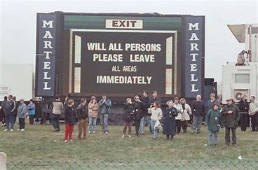Over 70,000 spectators were ejected from Aintree during the bomb scare