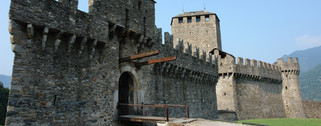 csm_Schloss_Bellinzona_1366x540px_2_1c3a
