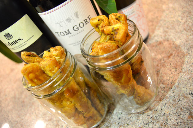 PESTO PUFF PASTRY STRAWS