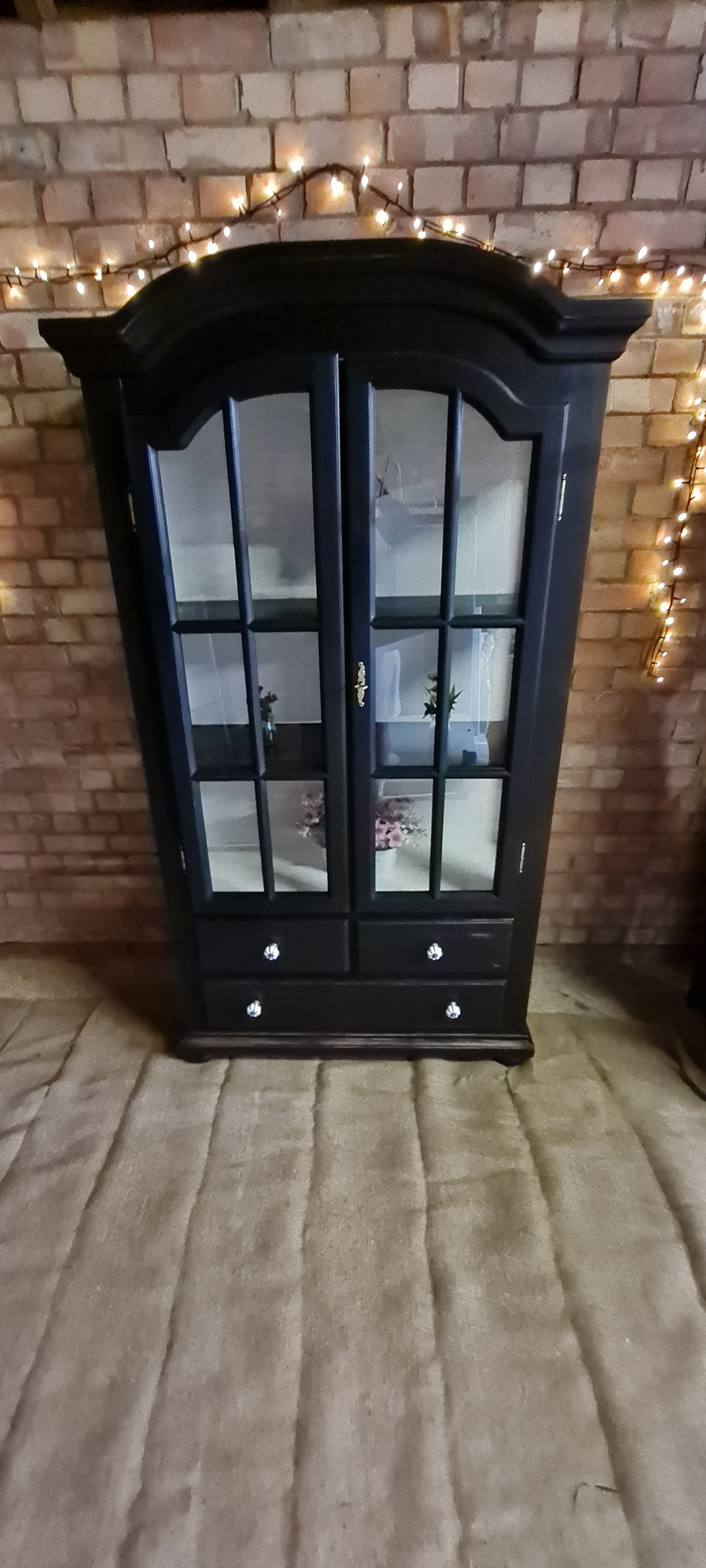 Thumbnail: Glass Display Unit 
