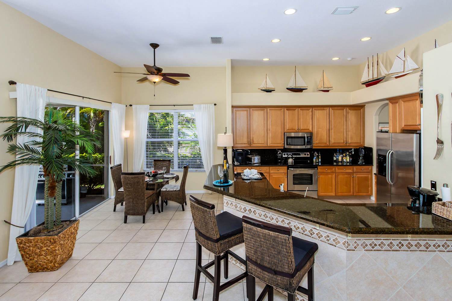 Kuche Mit Essplatz – Caseconrad.com