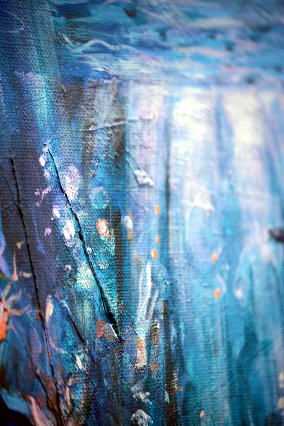 Miniature : Gros plan sur la matière bleue et les effets de lumière de « Nexus » – tableau aquatique Bellule Art