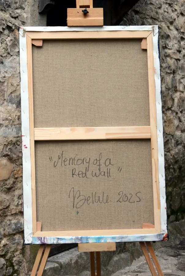 Miniature : Tableau figuratif contemporain 'Memory of a red wall' par Bellule Art - vue de dos