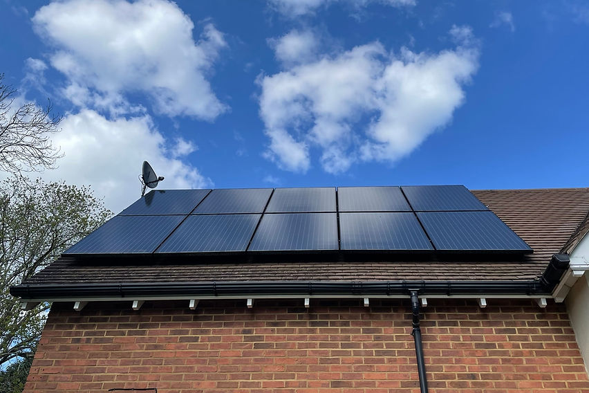 Can-you-repair-tiles-on-a-solar-panelled-roof.jpg