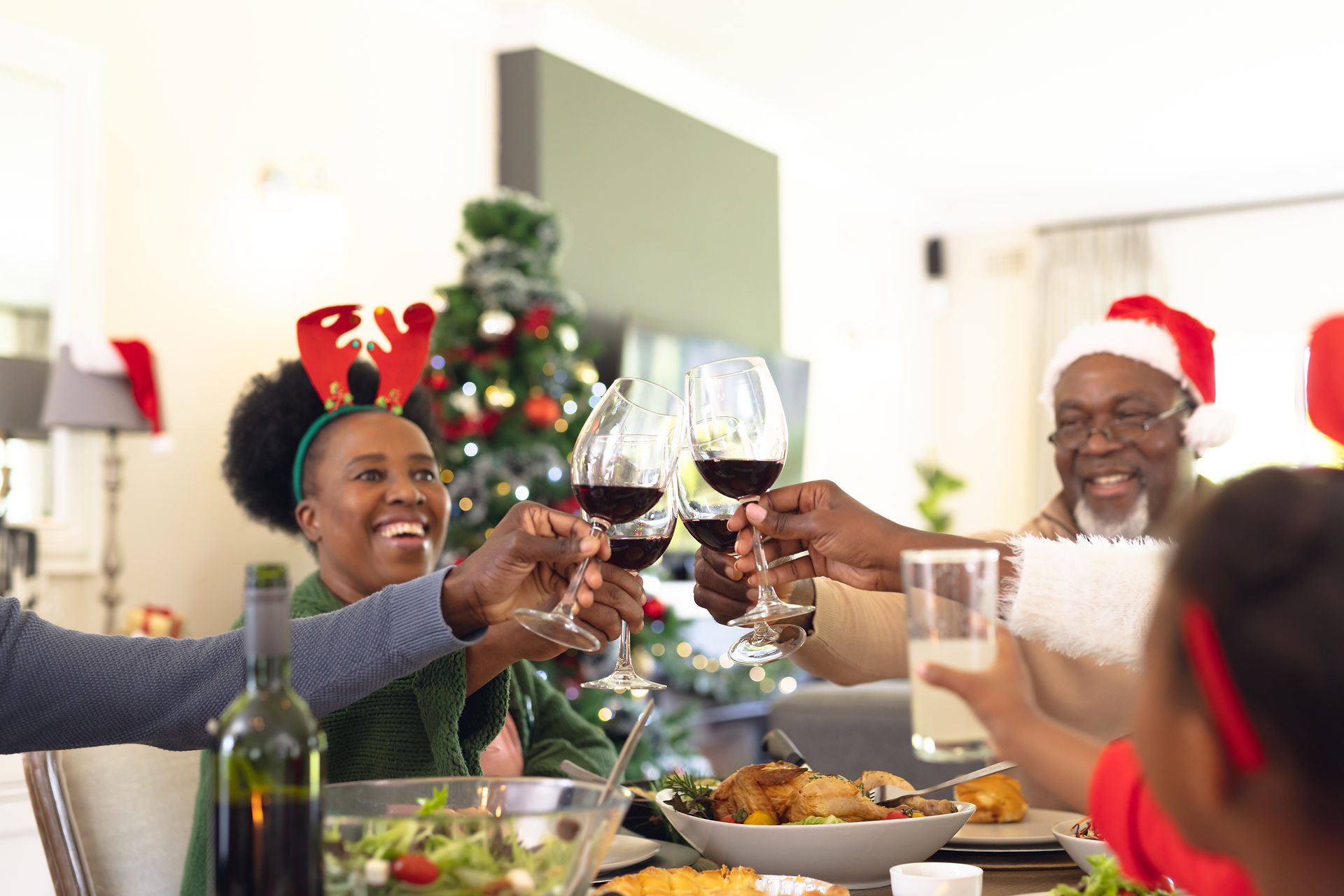 Accords mets et vins repas de Noël, Vins et repas de Noël, vin pour volaille de Noël, Caviste Réunion, Caviste 974, Cave Roche Verre Bouteille 