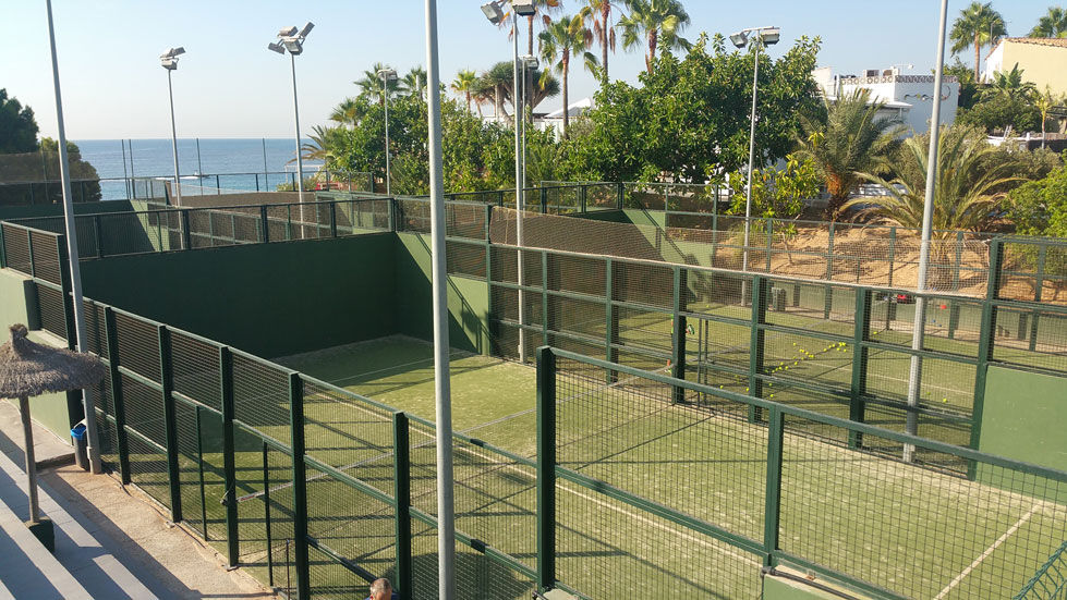 Tenis padel bendinat portals 2.jpg