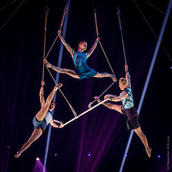 Triple trapeze