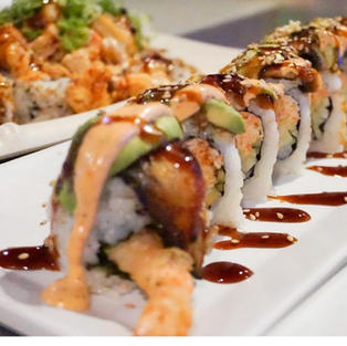 RATTLE SNAKE ROLL $14.99
Inside: shrimp tempura, avocado, crab Outside: eel, avocado, spicy mayo and eel sauce