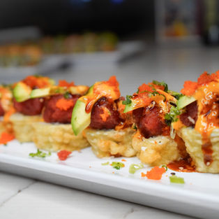 VALLEY ROLL $17.99
Inside: crab, avocado, cream cheese, deep fried Outside: spicy tuna and house sauce