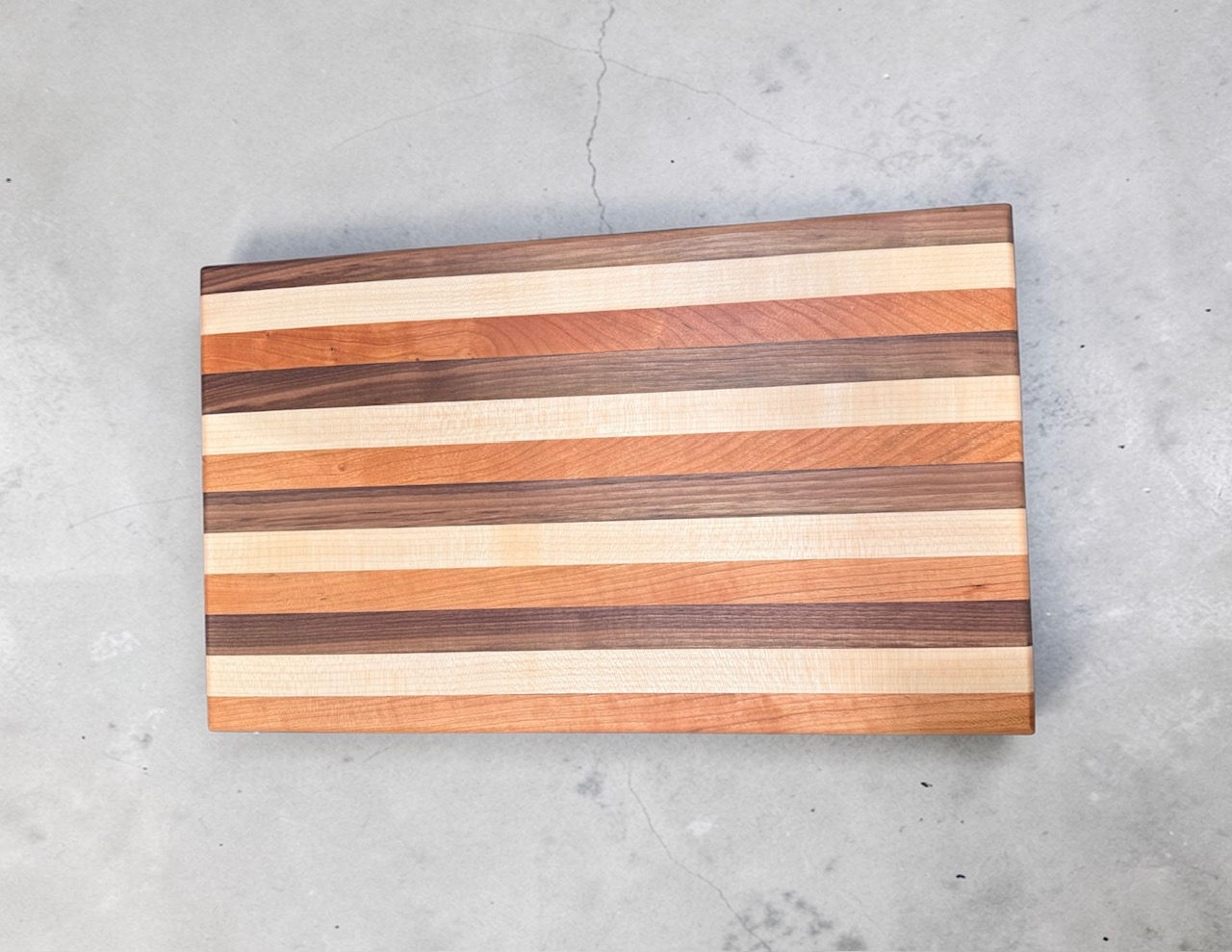 Maple/Walnut/Cherry Edge Grain Cutting Board