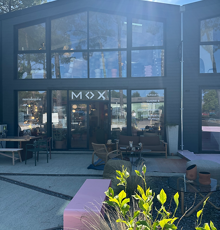 vitrine showroom Mox et mobilier extérieur