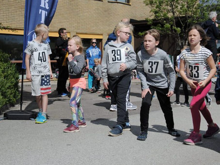 En ny aktivitetspark invigdes med lek