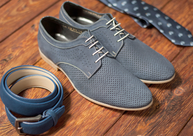 blaues Kleid Schuhe