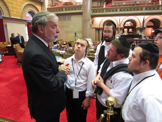 Assemblyman Hikind Meets With Special Needs Students in NY Legislature (Image Credit: PR Photo)
