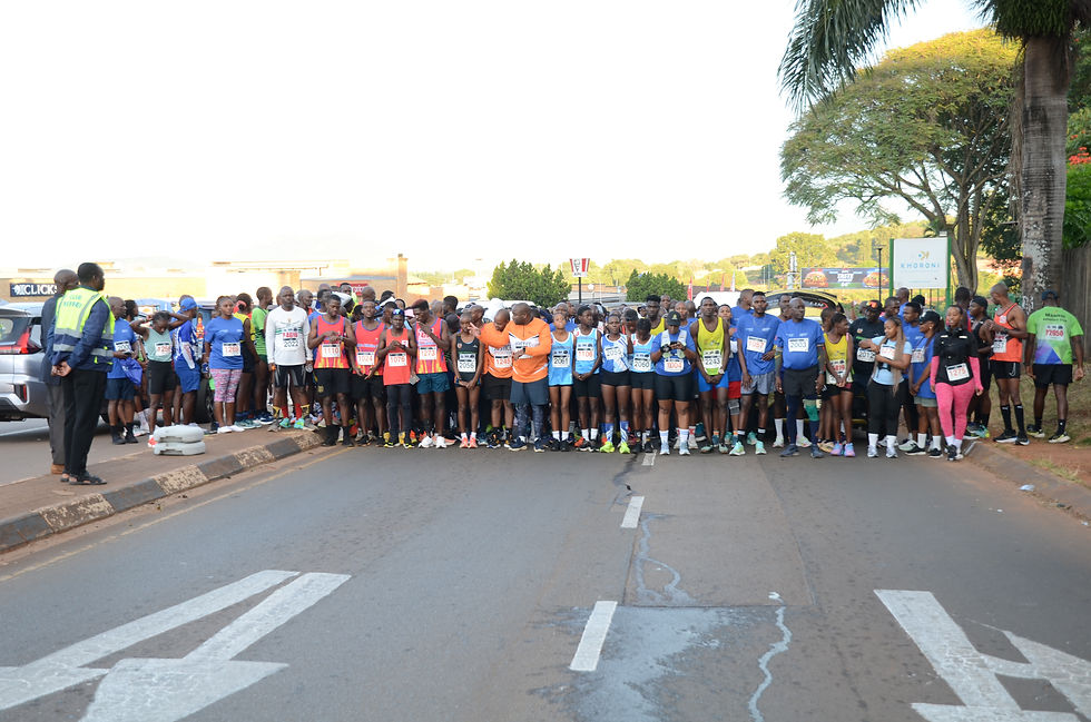 21km and 10km athletes get ready to start their race outside the Venda Plaza. Photo Credit: Fortress Running Series.