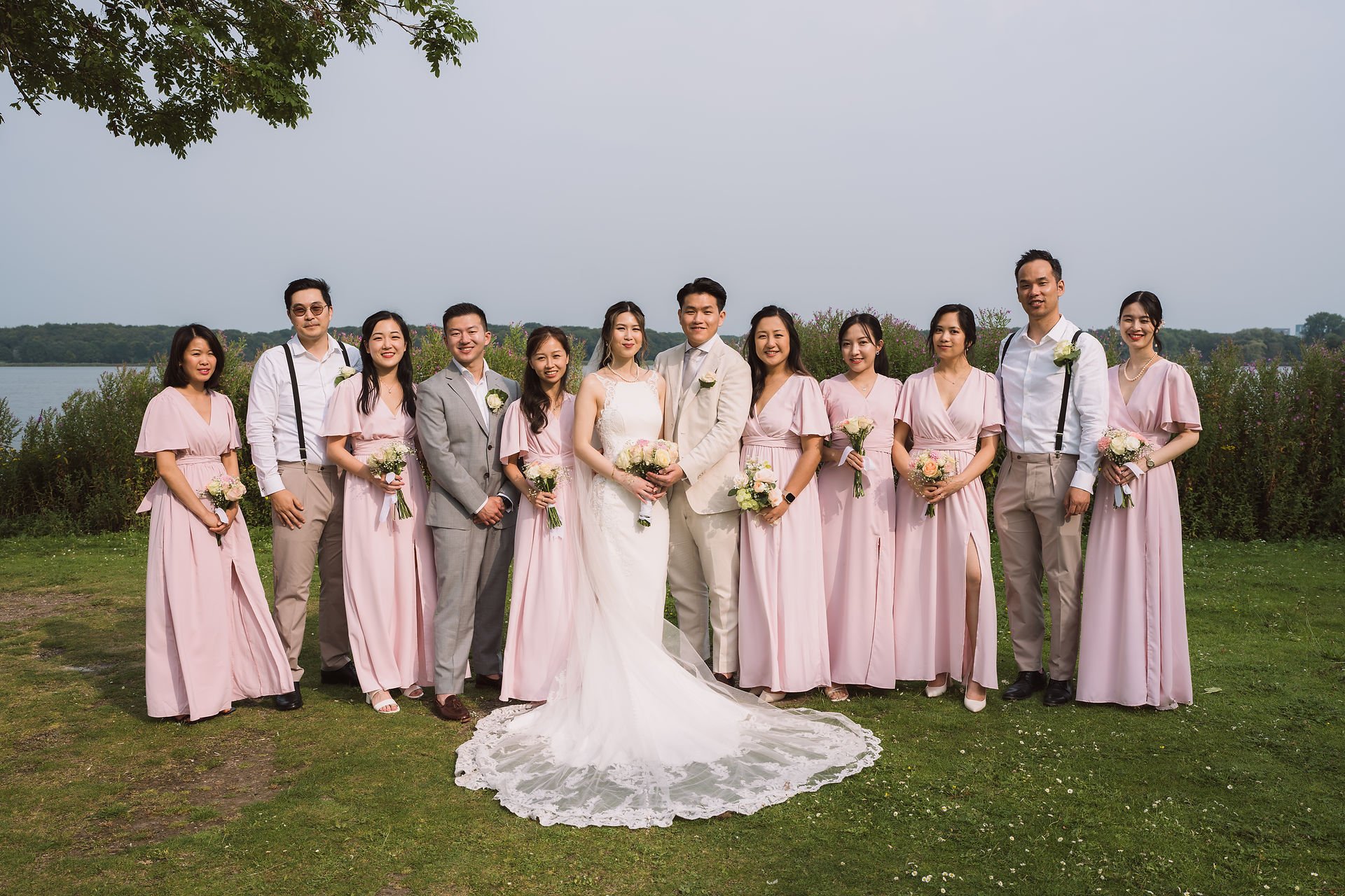 Groepsfoto met de wedding party