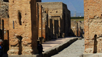 Uncovering the Mysteries of Pompeii: A Budget Traveller's Guide