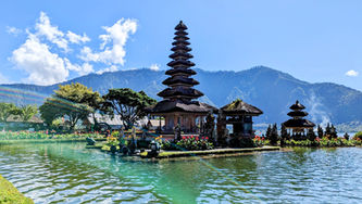 Exploring Tranquility: My Journey to Ulan Danu Beratan Temple in Bali