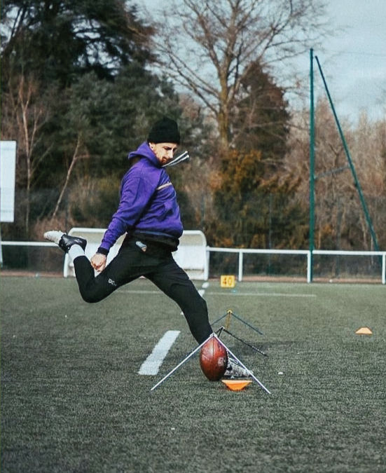 Kicker Oskar Herz in der Preseason 2024 beim ersten Dean Faithfull Kicking Camp powered by Paris Musketeers, Foto ©️ ByEdo