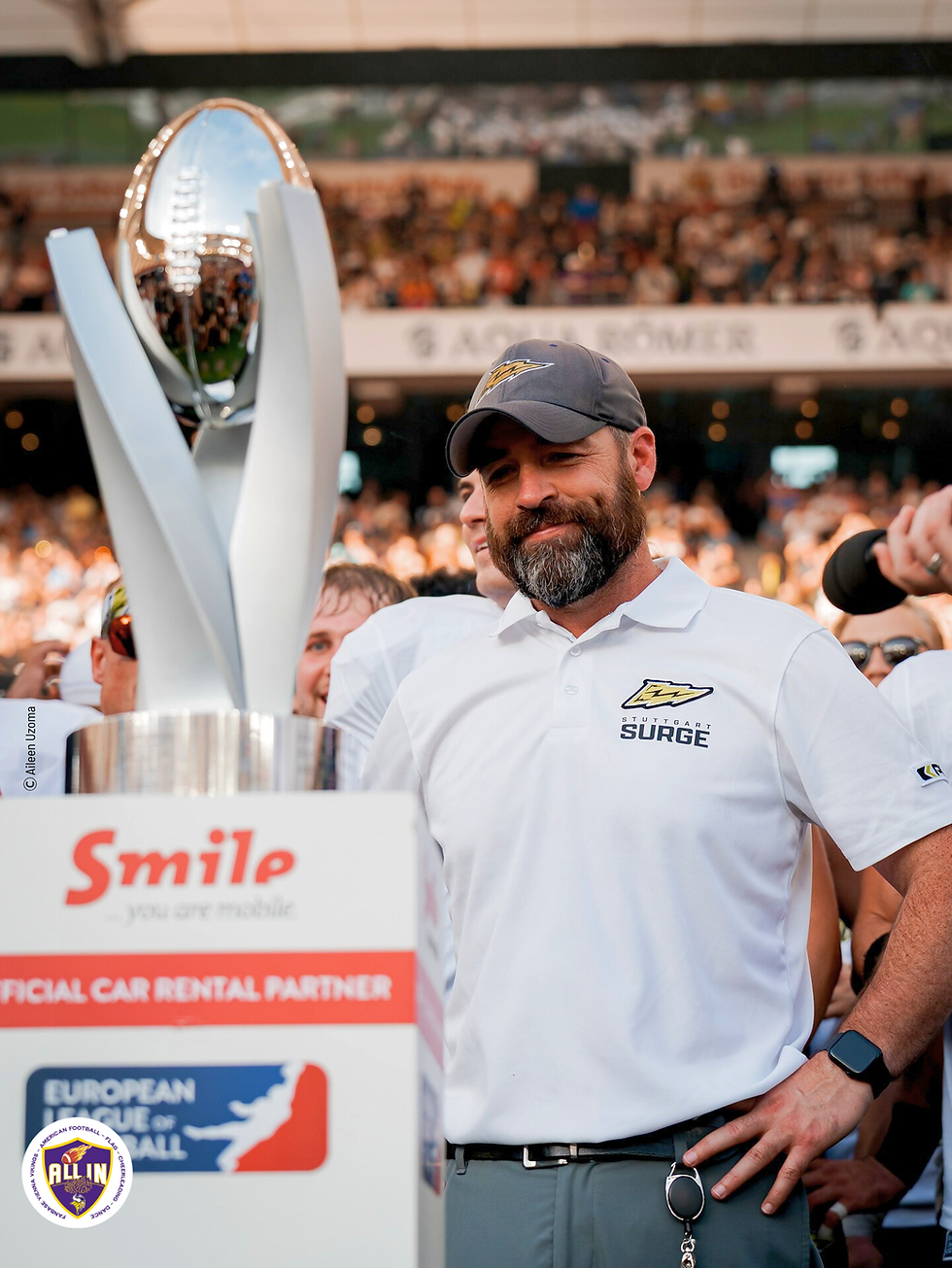 Nach konsequenter Aufbauarbeit in Stuttgart holt Jordan Neuman 2025 die ELF-Trophäe gegen seinen neuen Arbeitgeber, die Vienna Vikings (ELF-Champion 2022)