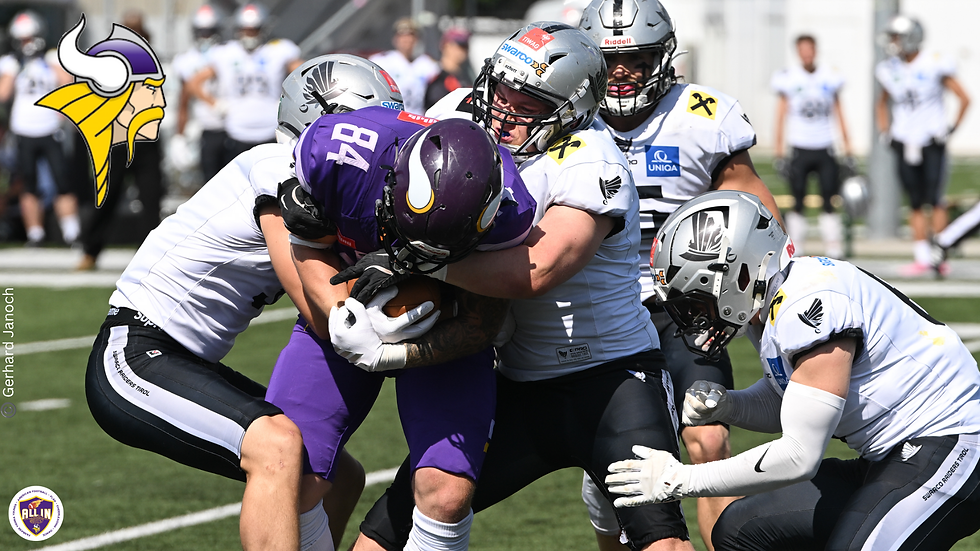 Nur im Swarm-Tackle kann Pavel SEVECEK gestoppt werden