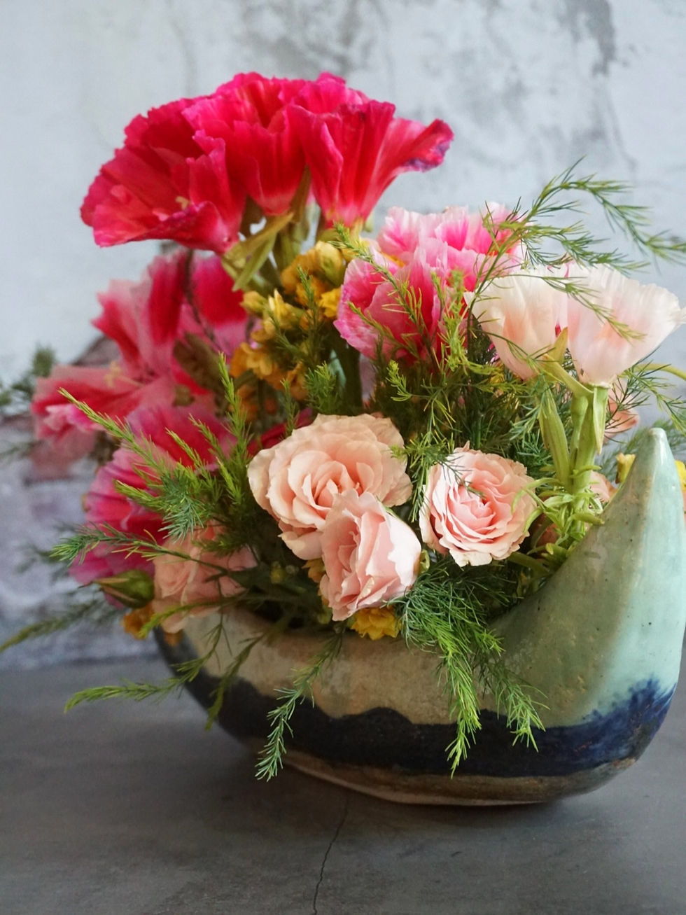 Miniatura: Flores y cerámica