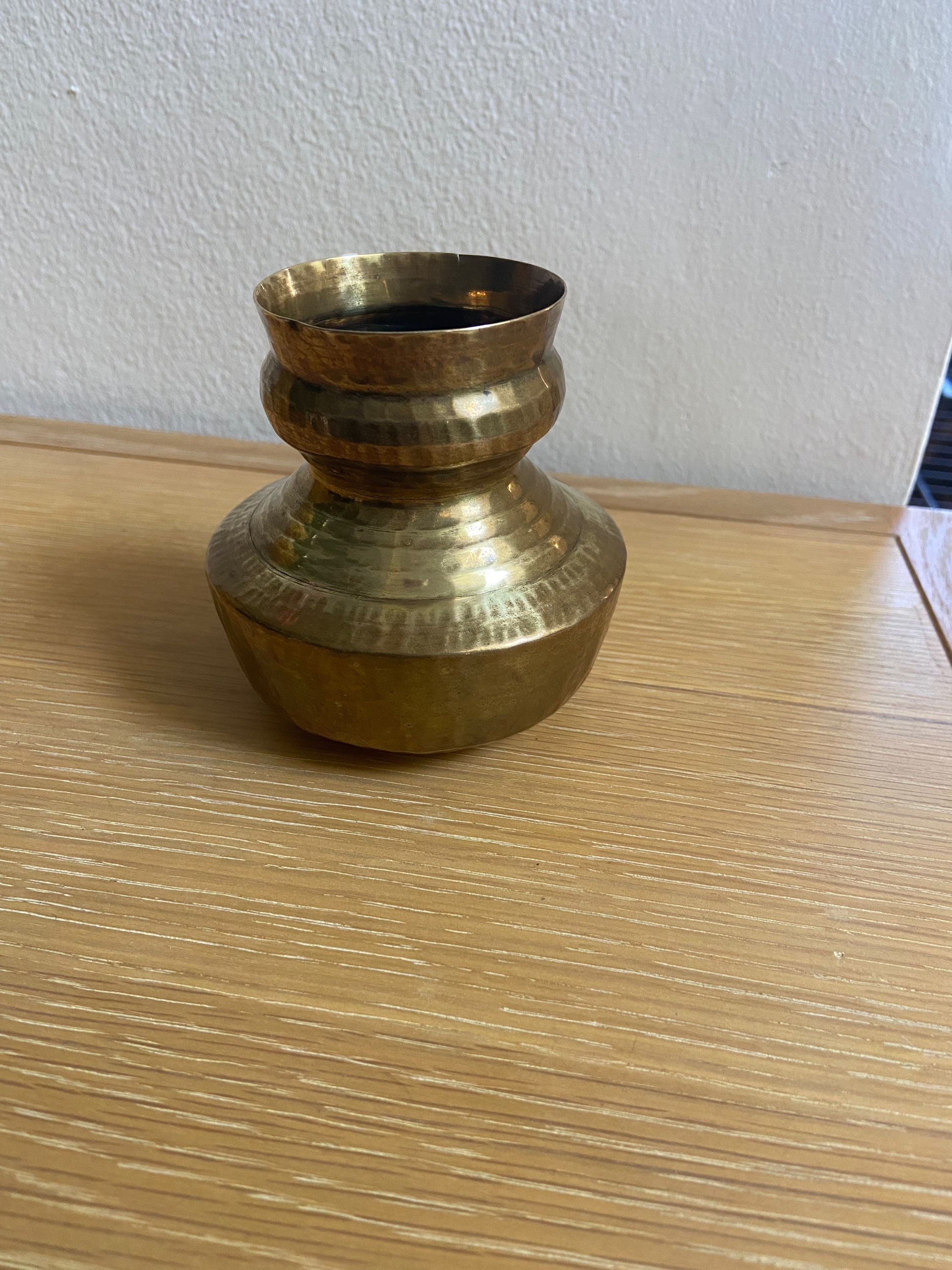 Vintage hammered brass pot/vase 6circ (top) 9.5h 