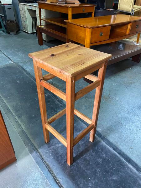 Pine stool/plant stand 