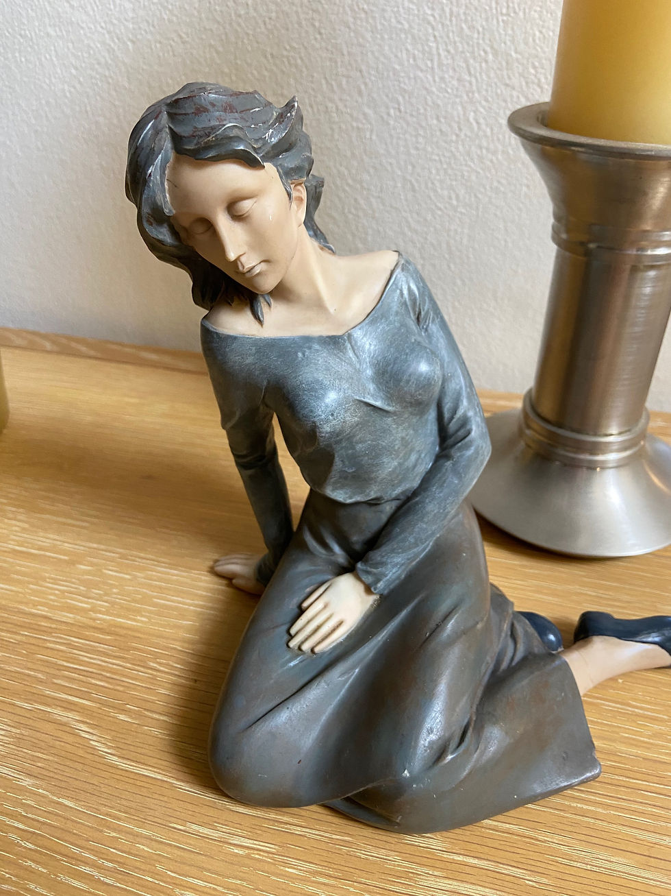 Thumbnail: Very heavy sitting lady ornament 