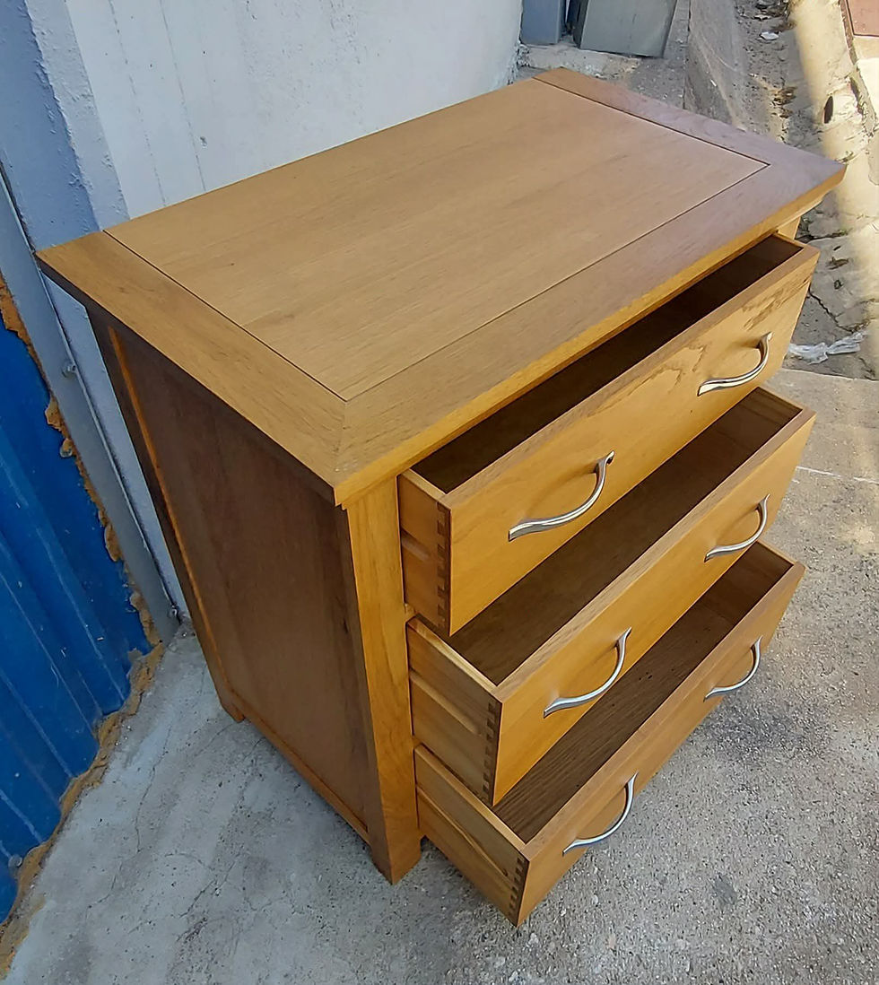 Thumbnail: Oak 3 drawer chest of drawers (70 x 40 x 75) €110