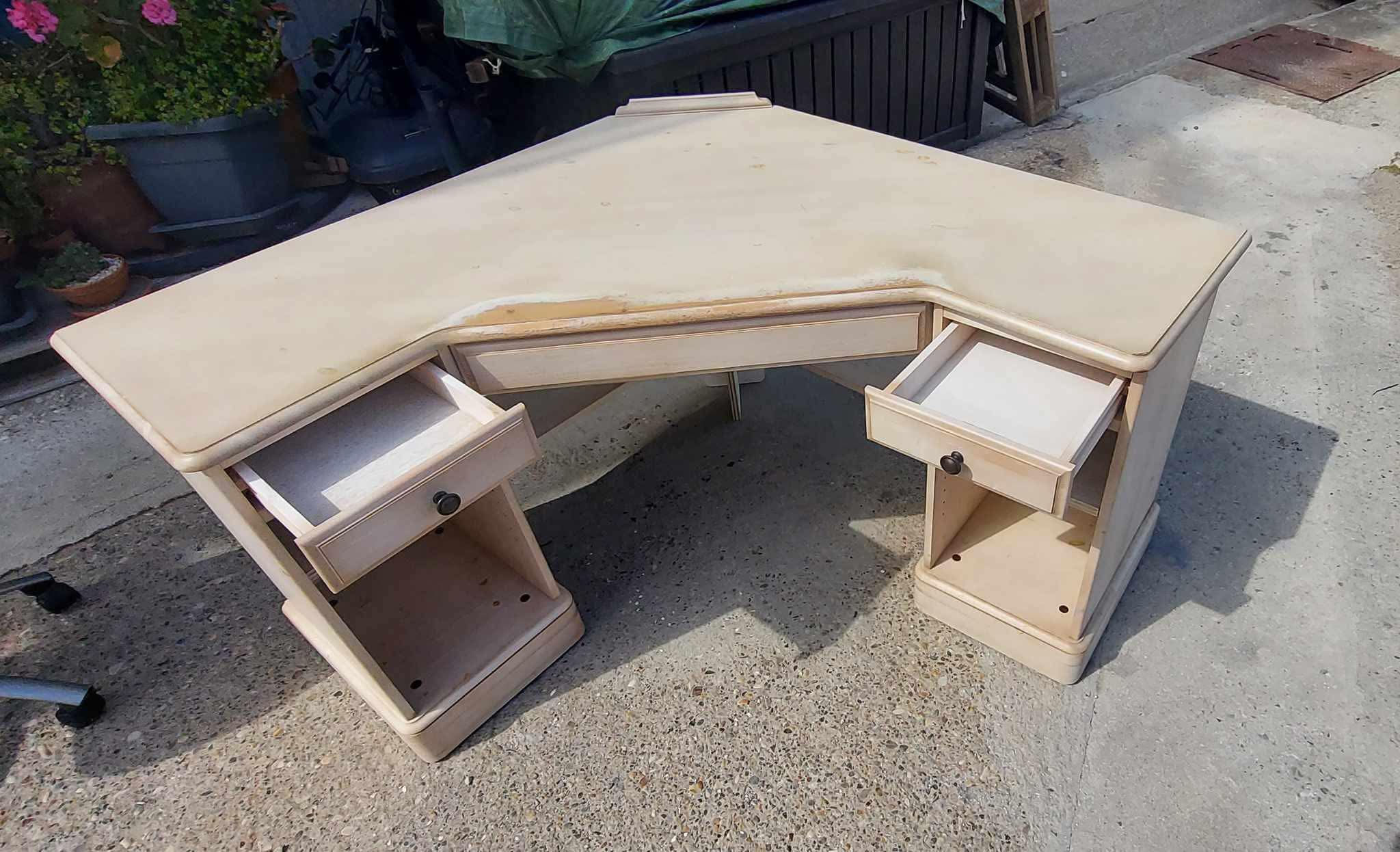 Ducal Havard office corner desk (180 x 125 x 75) €90