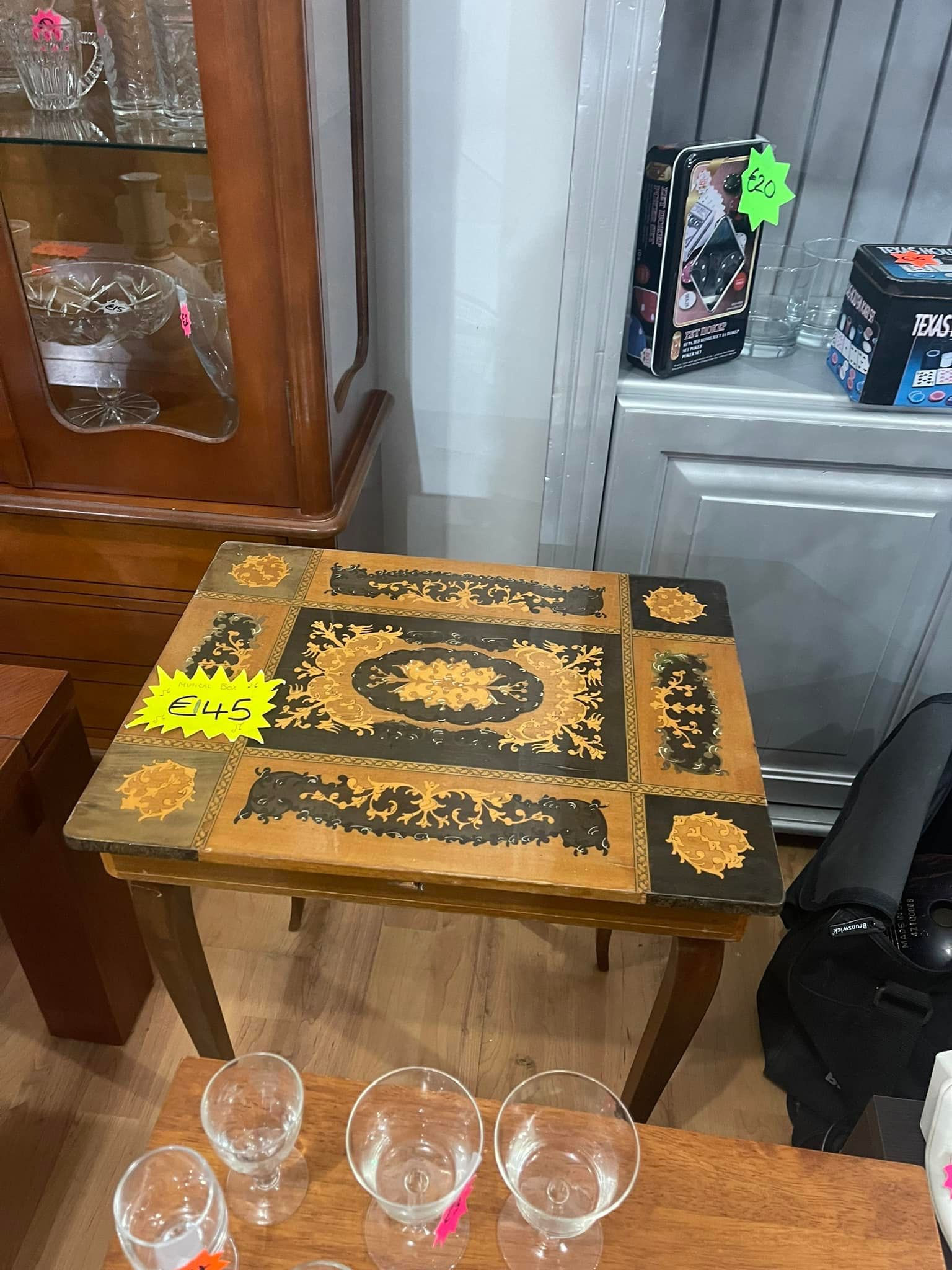 Music table with inlay detail 