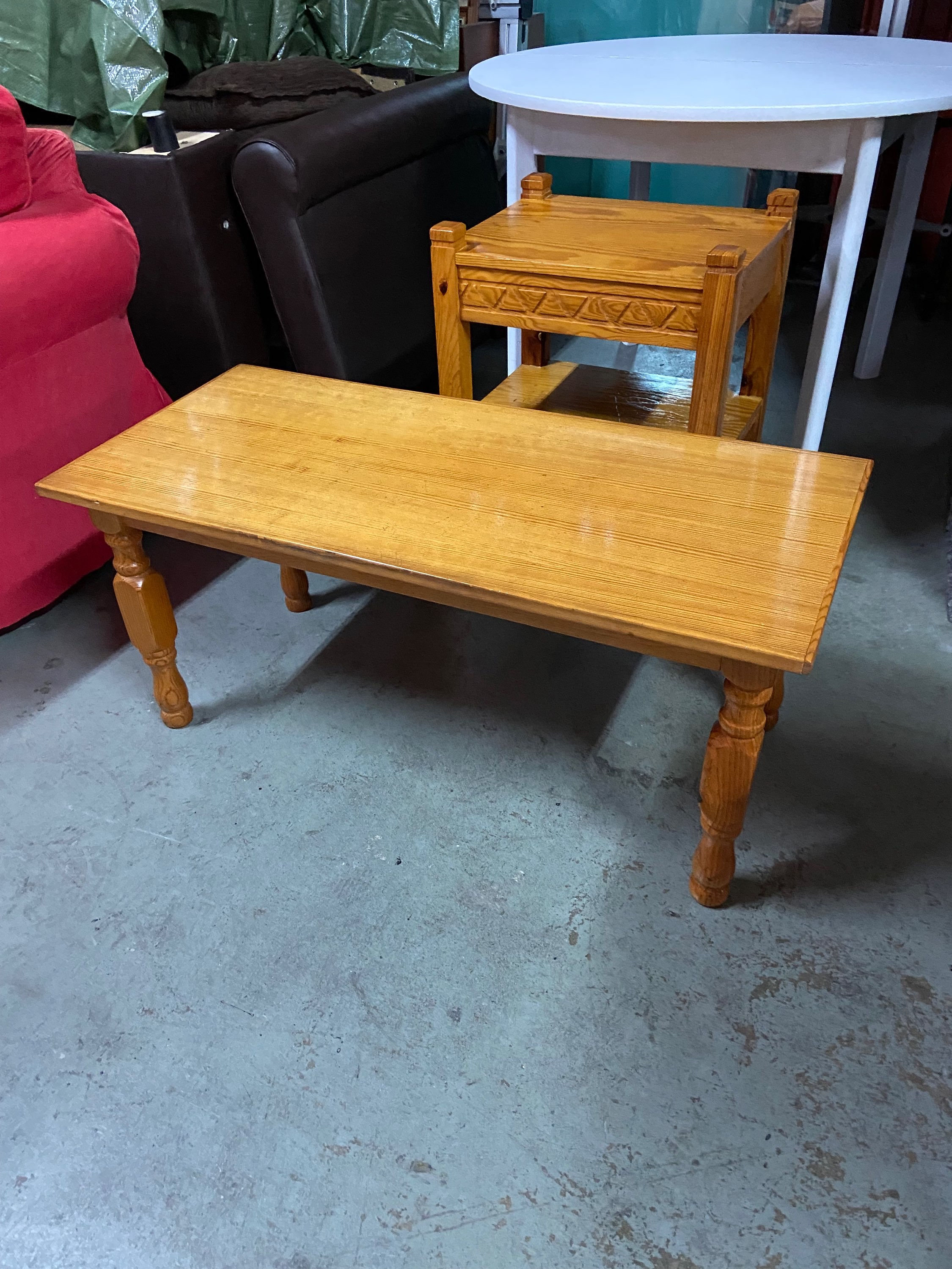 Pine veneer coffee table 