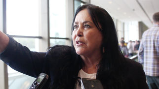 EM ENTREVISTA, ROSE DEFENDE IMPEACHMENT DA PRESIDENTE DILMA