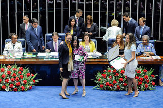Senado realiza sessão solene em homenagem ao Dia da Mulher