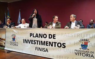 Vitória assina contrato de R$ 189 milhões com a Caixa para obras de saneamento, transporte e energia