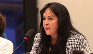 ROSE PERMANECE EM TRATAMENTO E EM LICENÇA MÉDICA DO SENADO