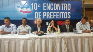 PREFEITOS DO ESTADO PARTICIPAM DE ENCONTRO COM FNDE E MINISTRO EM BUSCA DE RECURSOS PARA OBRAS