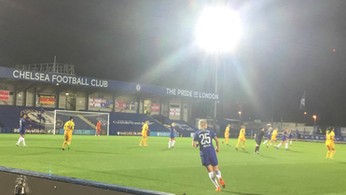 Cuthbert thunderbolt sends Chelsea on their way to 2-0 win over Spurs in Conti Cup