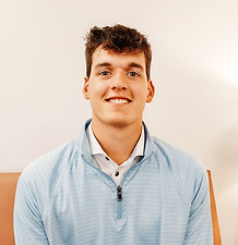 Noah Freriks - for website - Team_edited.jpg