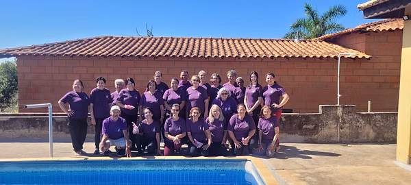 Participantes do aulão de yoga ao ar livre do SSPCIC