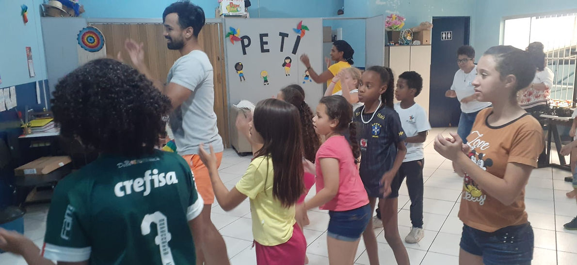 Crianças do AEPETI vão apresentar coreografia inédita dia 10 no CRAS V