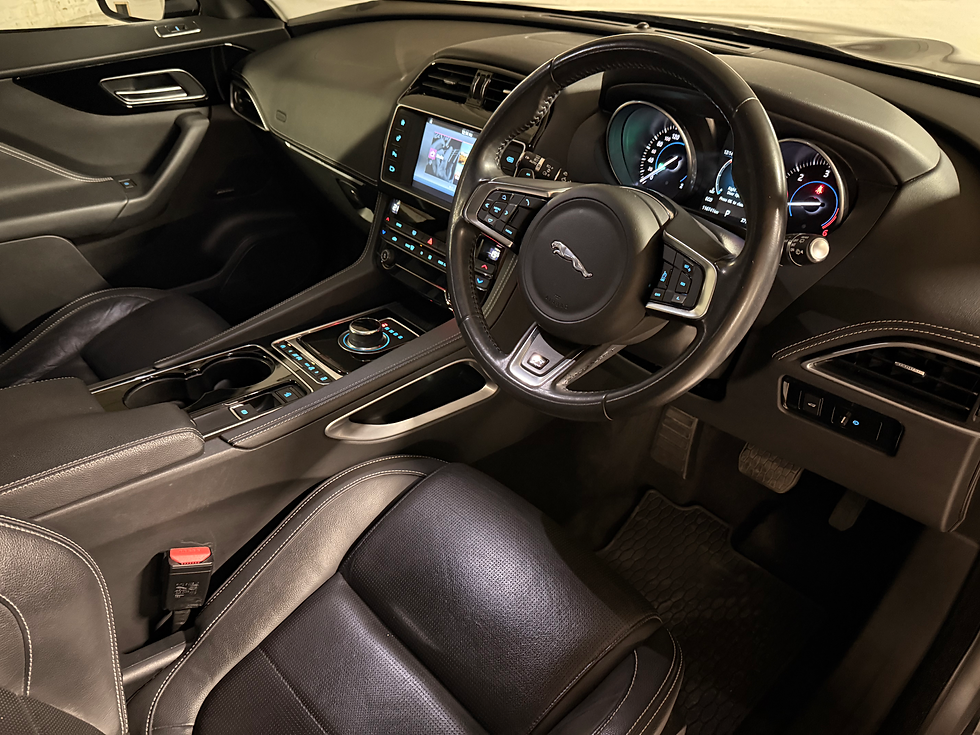 Thumbnail: 2017 Jaguar F-Pace 30 R-Dynamic AWD
