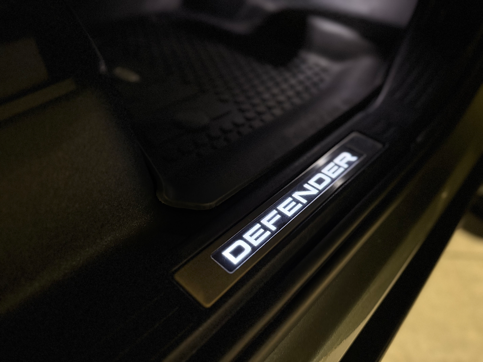 Thumbnail: 2021 Land Rover Defender 110 D240 X-Dynamic SE