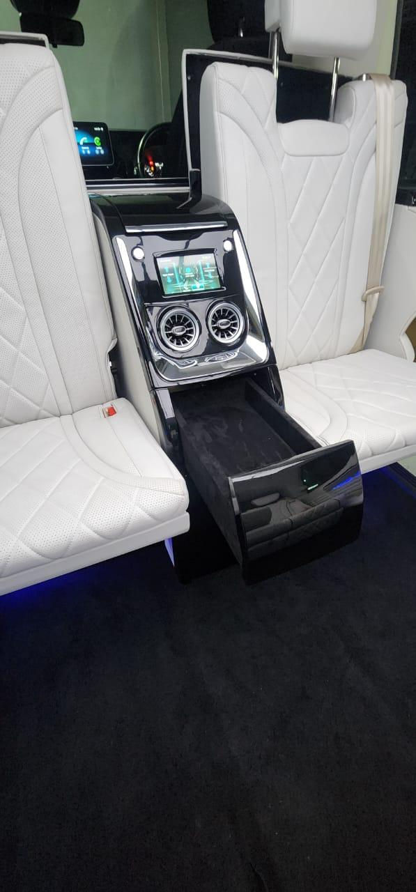 Thumbnail: 2018 Mercedes-Benz Aerobus automatic