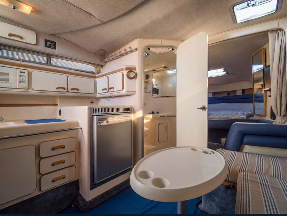 Thumbnail: SEA RAY 380