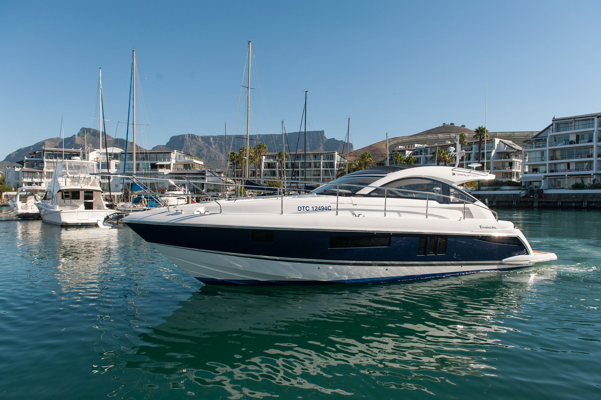 2015 FAIRLINE TARGA 38 OPEN
