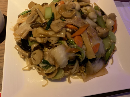銀座 川府/具材の種類も豊富!麺大盛りも嬉しいランチ‼︎